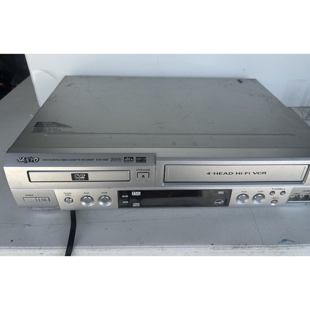 Sanyo DVW-6000 DVD VCR Combo 4-Head Hi-Fi FOR PARTS OR REPAIR Powers On